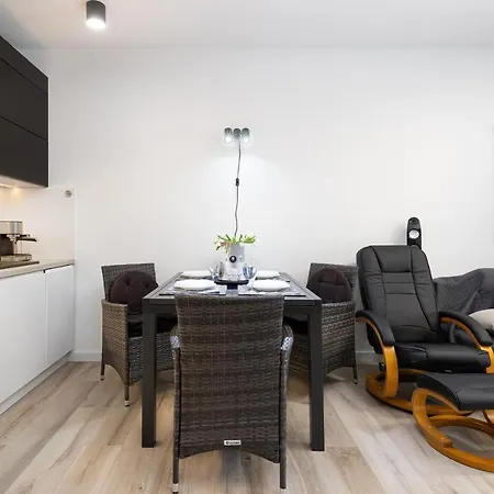 Platinium By Renters Prestige Apartman Rewal